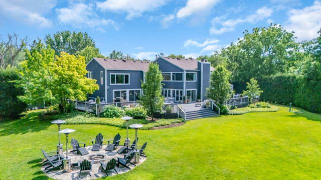 620 W Old Elm Road, Lake Forest, IL 60045