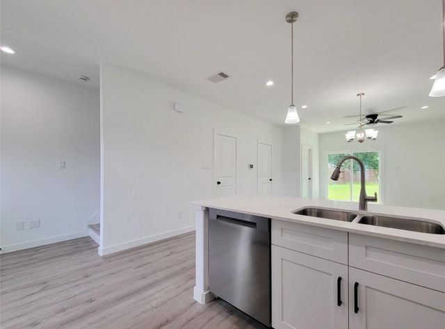 7813 Hirsch Road B, Houston, TX 77016