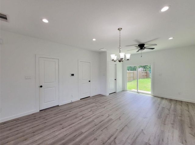 7813 Hirsch Road B, Houston, TX 77016