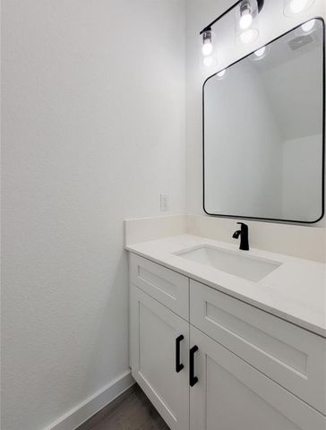 7813 Hirsch Road B, Houston, TX 77016