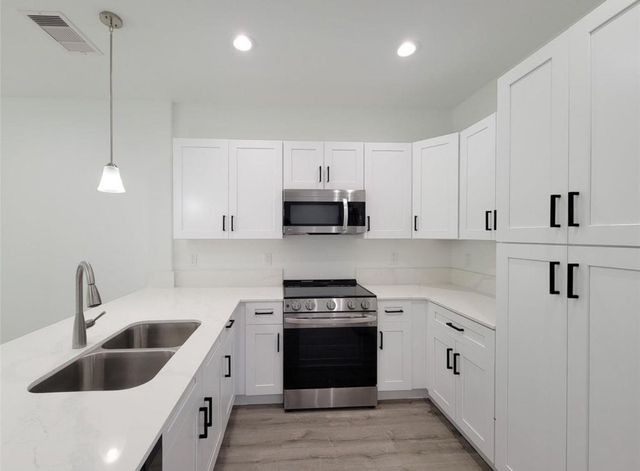 7813 Hirsch Road B, Houston, TX 77016