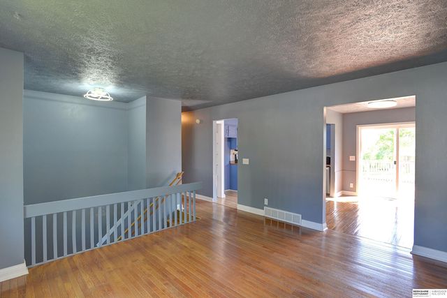 5911 S 137 Street, Omaha, NE 68137