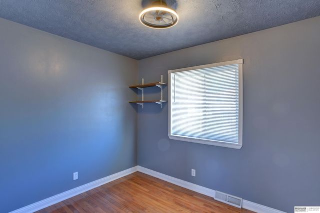 5911 S 137 Street, Omaha, NE 68137