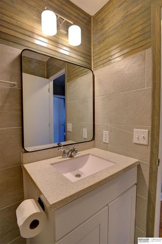 5911 S 137 Street, Omaha, NE 68137