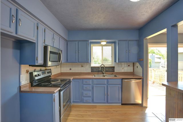 5911 S 137 Street, Omaha, NE 68137