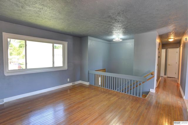 5911 S 137 Street, Omaha, NE 68137