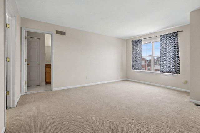 2856 Barclay Way, Ann Arbor, MI 48105