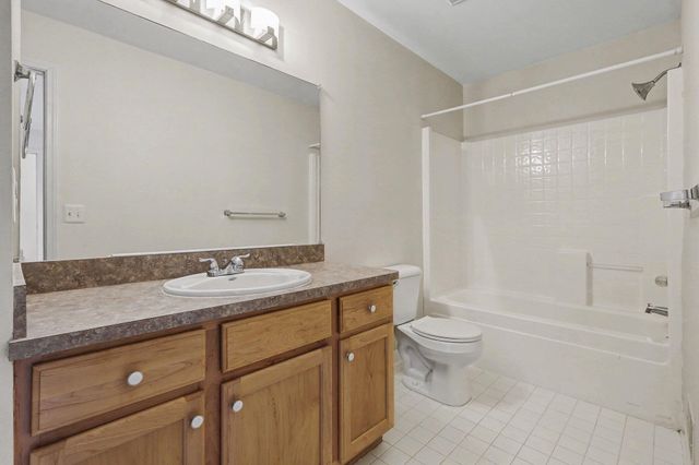 2856 Barclay Way, Ann Arbor, MI 48105