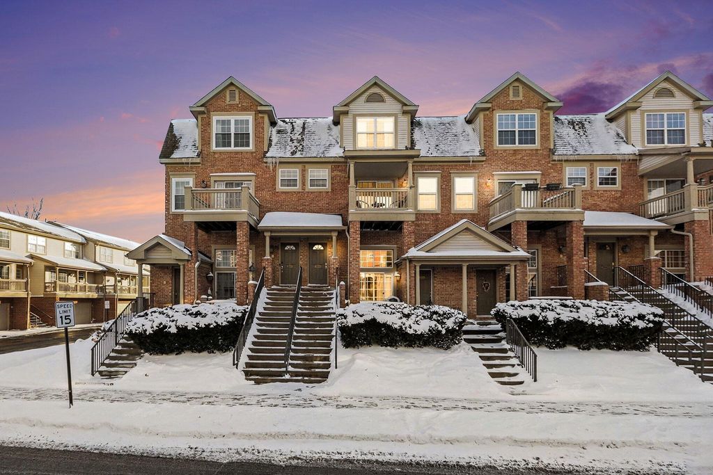 2856 Barclay Way, Ann Arbor, MI 48105