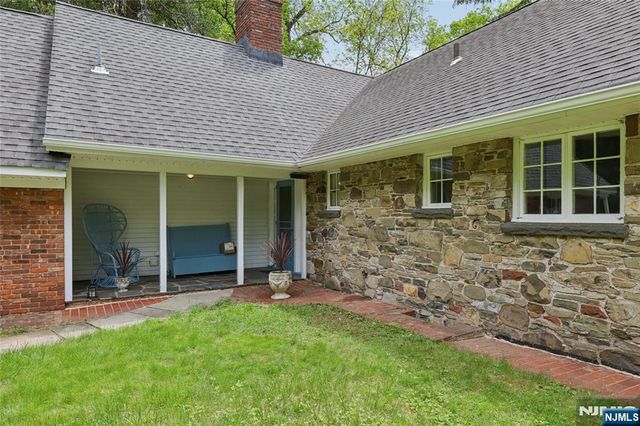 25 Carnot Avenue, Woodcliff Lake, NJ 07677