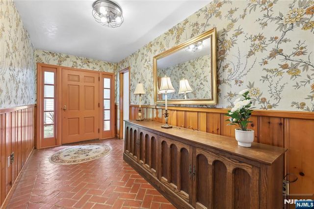 25 Carnot Avenue, Woodcliff Lake, NJ 07677