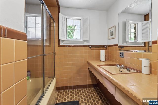 25 Carnot Avenue, Woodcliff Lake, NJ 07677