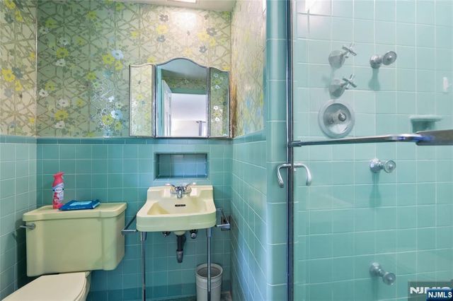 25 Carnot Avenue, Woodcliff Lake, NJ 07677