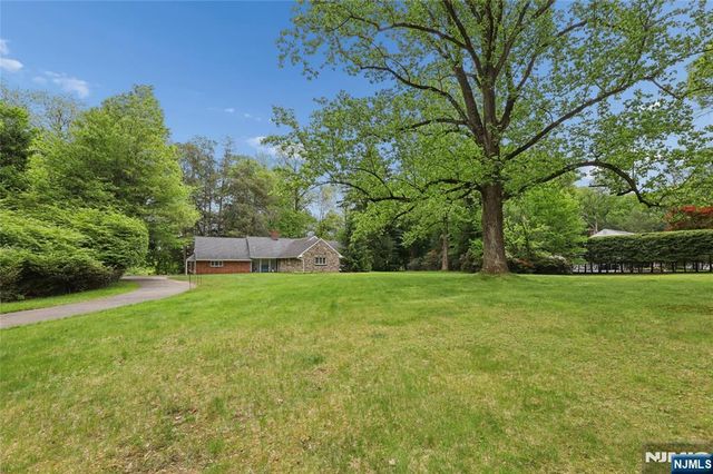 25 Carnot Avenue, Woodcliff Lake, NJ 07677