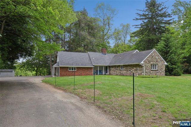 25 Carnot Avenue, Woodcliff Lake, NJ 07677