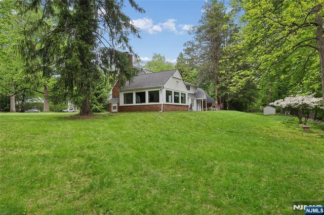 25 Carnot Avenue, Woodcliff Lake, NJ 07677