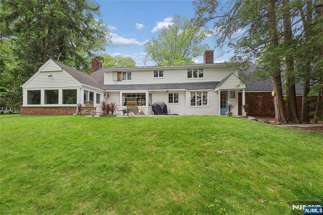25 Carnot Avenue, Woodcliff Lake, NJ 07677