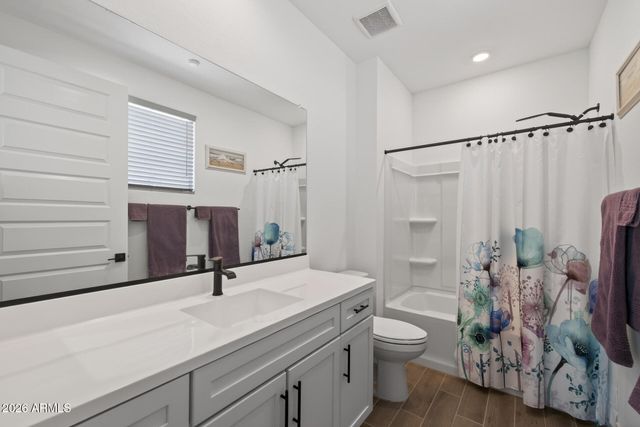 1540 W DESERT SPOON Drive, San Tan Valley, AZ 85140