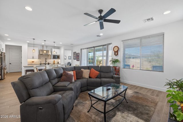 1540 W DESERT SPOON Drive, San Tan Valley, AZ 85140