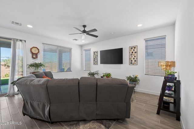 1540 W DESERT SPOON Drive, San Tan Valley, AZ 85140