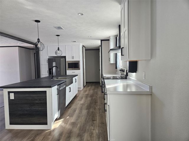 16854 W Forrestal W, Montgomery, TX 77316