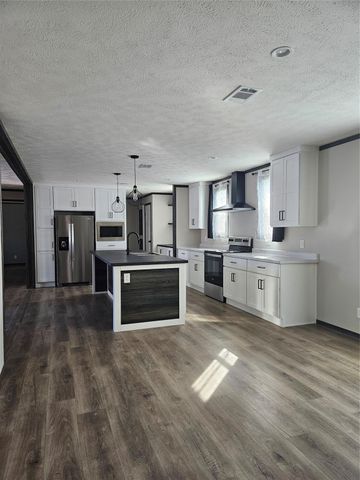 16854 W Forrestal W, Montgomery, TX 77316