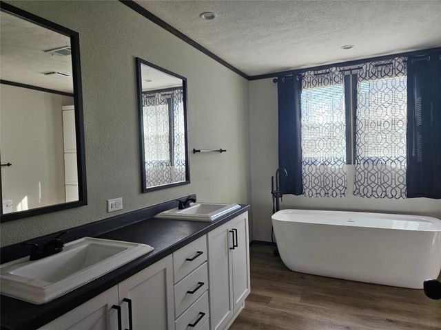 16854 W Forrestal W, Montgomery, TX 77316