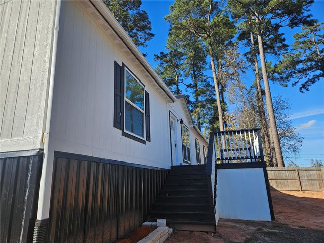 16854 W Forrestal W, Montgomery, TX 77316