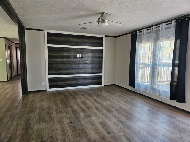 16854 W Forrestal W, Montgomery, TX 77316