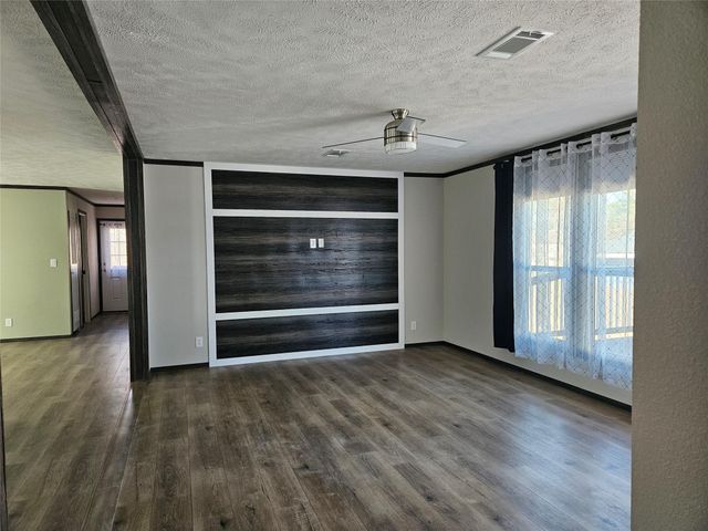 16854 W Forrestal W, Montgomery, TX 77316