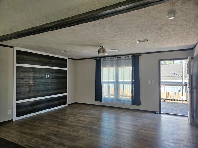 16854 W Forrestal W, Montgomery, TX 77316