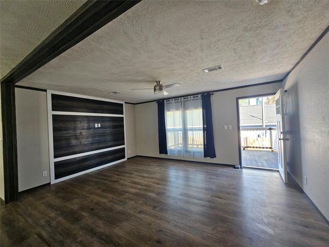 16854 W Forrestal W, Montgomery, TX 77316