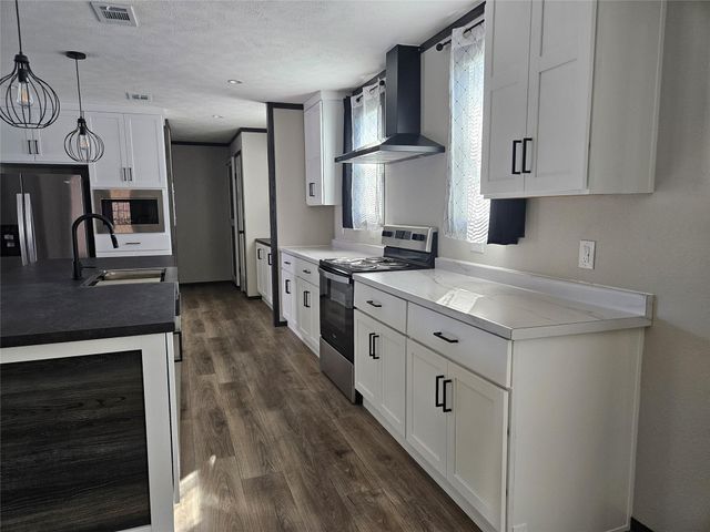 16854 W Forrestal W, Montgomery, TX 77316