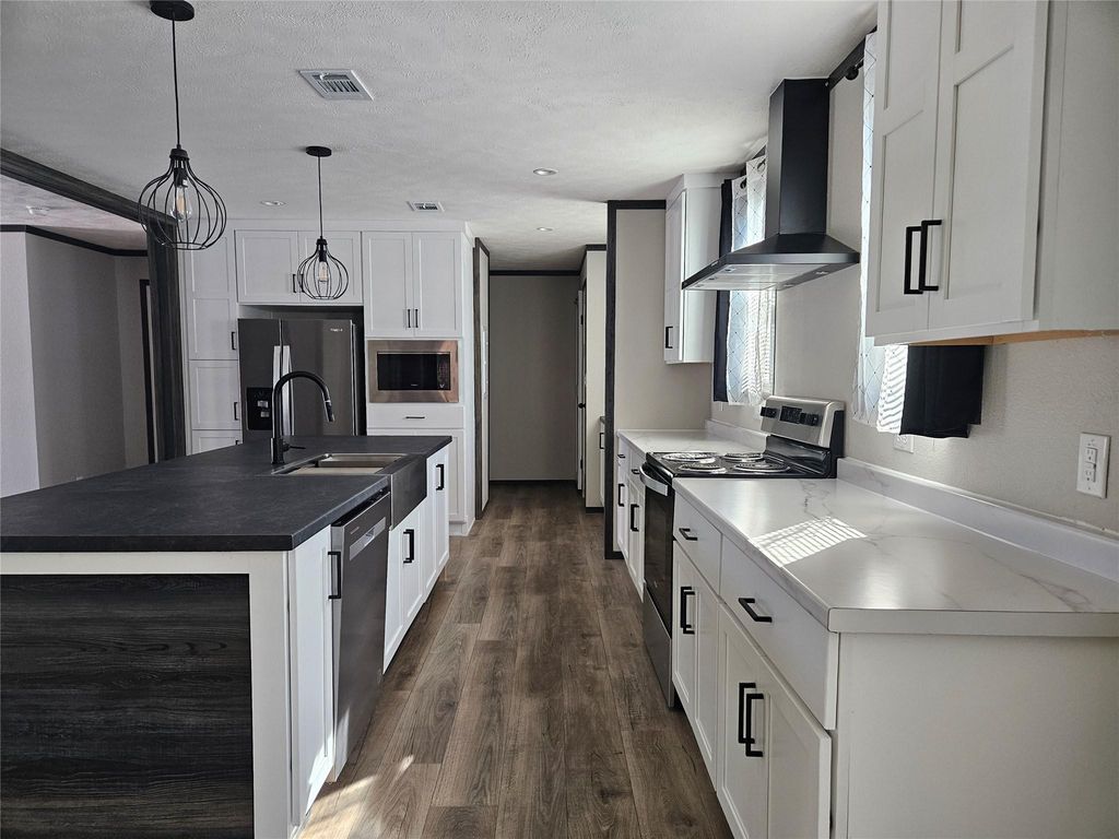 16854 W Forrestal W, Montgomery, TX 77316