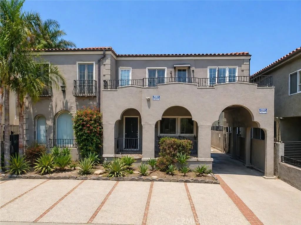 4841 Elmwood, Los Angeles, CA 90004