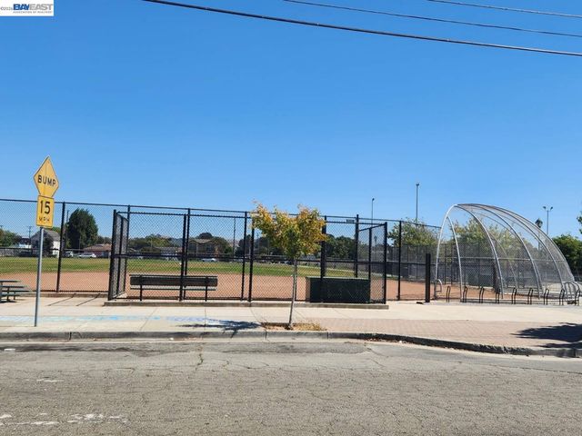 500 GERTRUDE AVE, Richmond, CA 94801