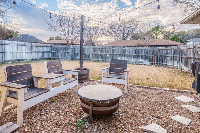 1924 Sierra Drive, Lewisville, TX 75077