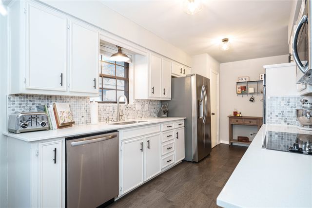 1924 Sierra Drive, Lewisville, TX 75077