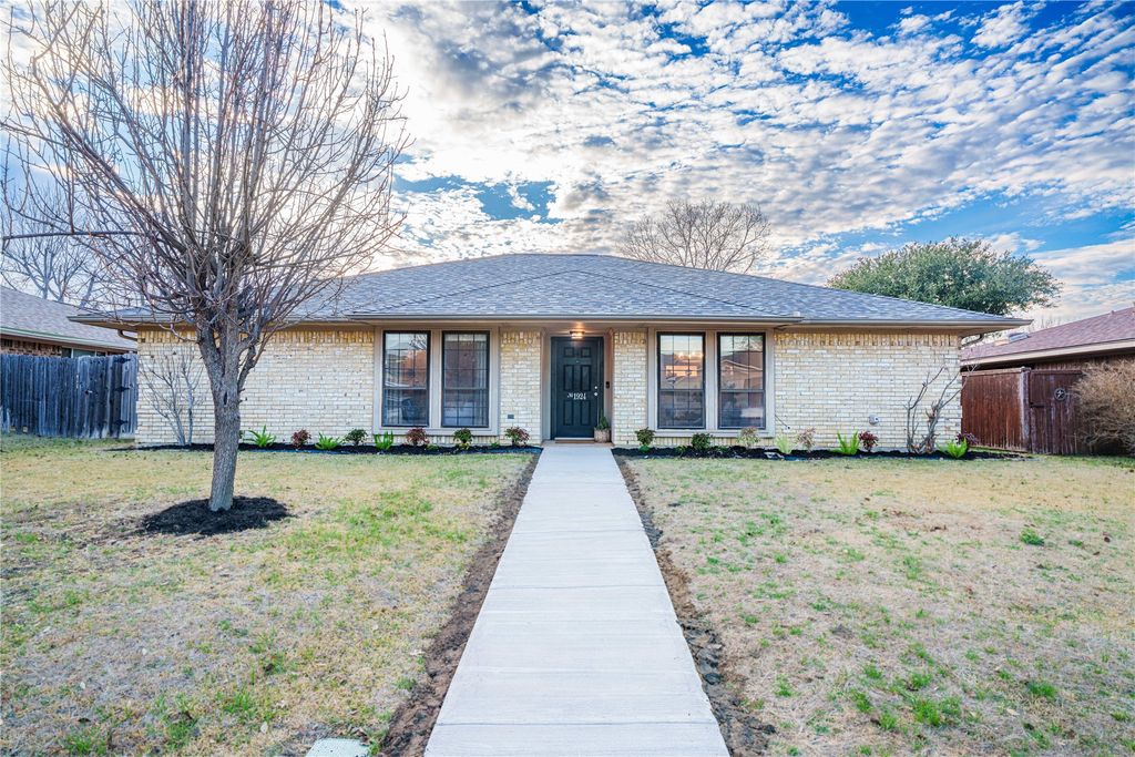 1924 Sierra Drive, Lewisville, TX 75077