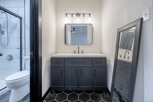 2310 Oriley, San Antonio, TX 78251