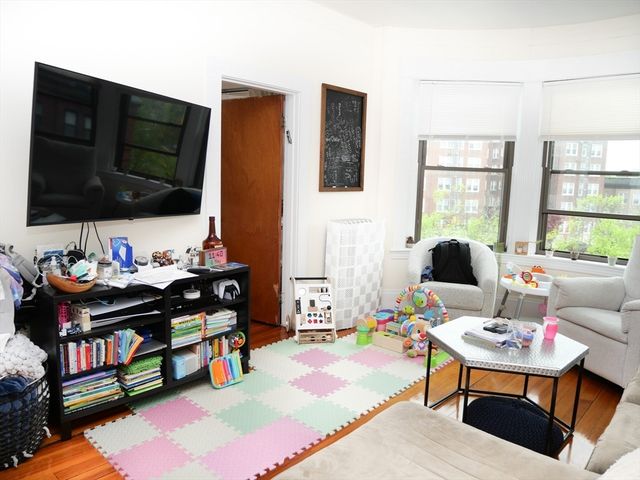 1390 Beacon 11, Brookline, MA 02446