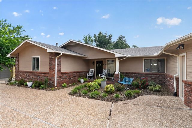 65 Forfar Drive, Bella Vista, AR 72715