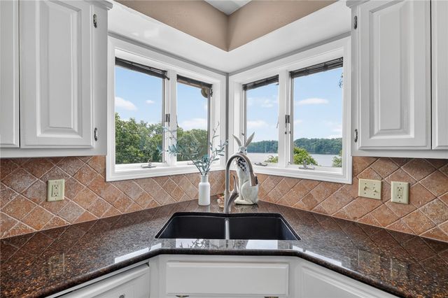 65 Forfar Drive, Bella Vista, AR 72715