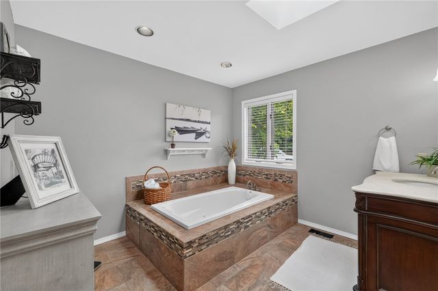 65 Forfar Drive, Bella Vista, AR 72715