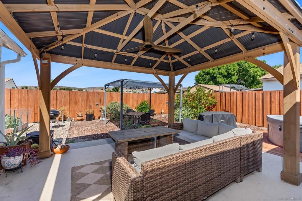 Image 19 of property listing at 10056 Woodpark, Santee, CA 92071