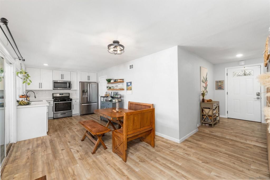 Image 5 of property listing at 10056 Woodpark, Santee, CA 92071