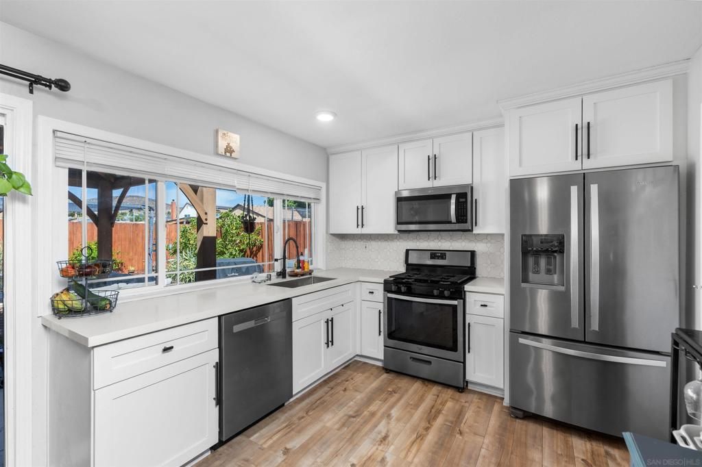 Image 7 of property listing at 10056 Woodpark, Santee, CA 92071