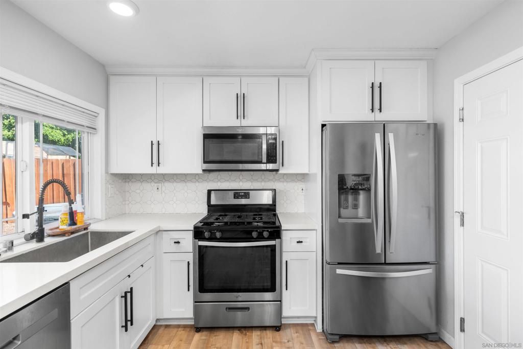 Image 8 of property listing at 10056 Woodpark, Santee, CA 92071
