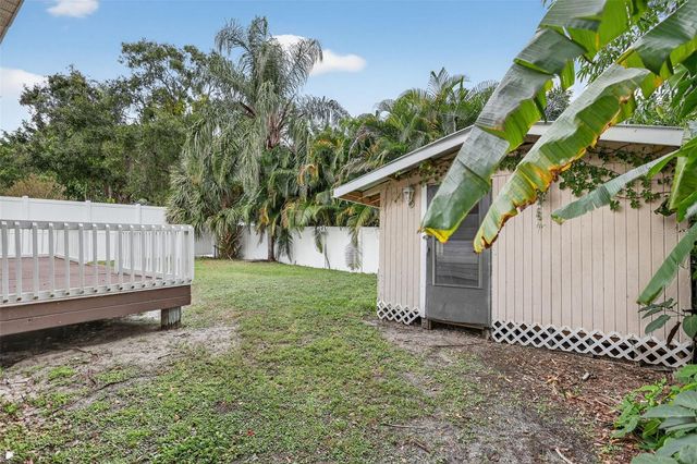 6220 W THORPE STREET, Tampa, FL 33611
