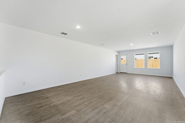 9815 Abrams View, Converse, TX 78109